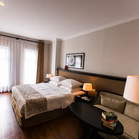 The Alcove Library Hotel-3